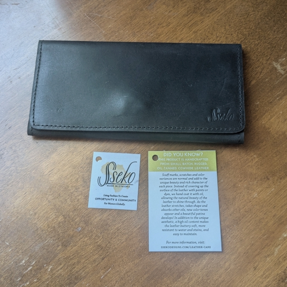 NWT Sseko Handcrafted Black Leather Wallet